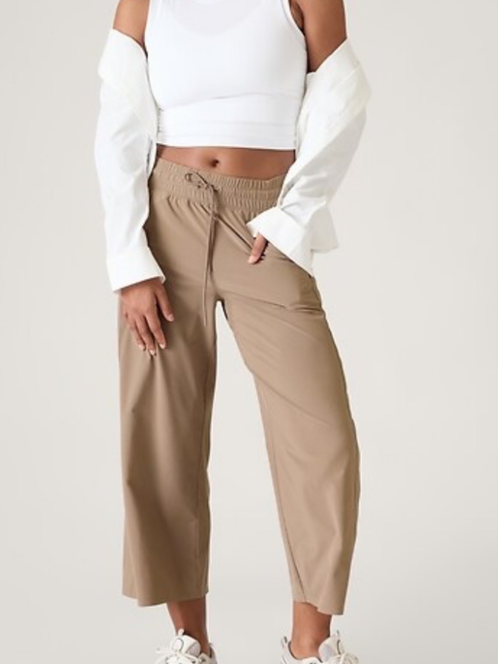 Athleta Avenue wide leg crop pant. Size 8.